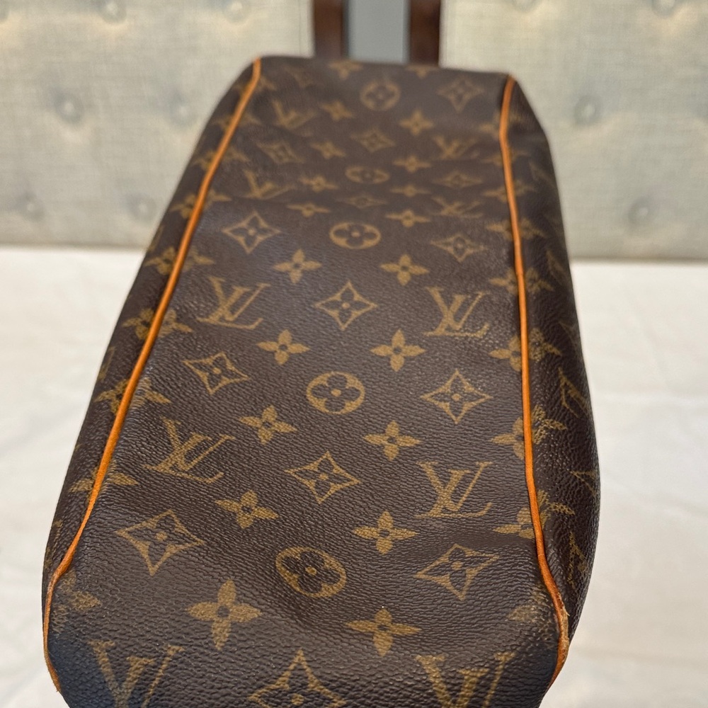 Louis Vuitton Batignolles Horizontal Monogram Shoulder Bag - Picture 7 of 13